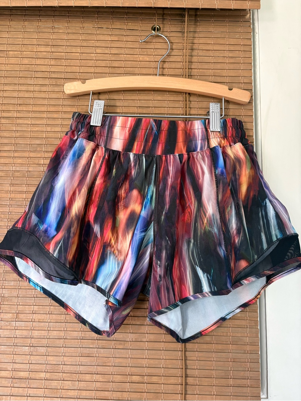 lululemon athletica Women's Multicolor Streaked Print Running Shorts